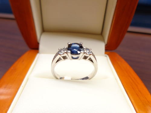 Safírový prsten s diamanty   David Pros